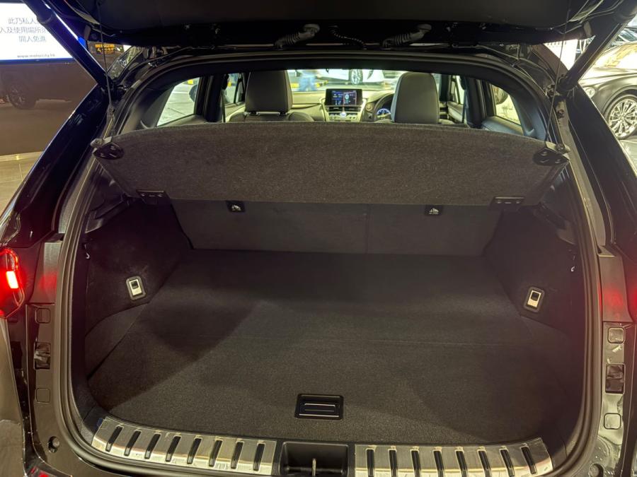 NX300 F-Sport - Image 5